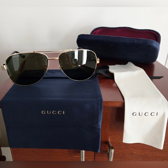 (SOLD) Gucci Unisex Aviator sunglasses GG0528S 63 GLD SHN GRN 889652236513 - Picture 7 of 11
